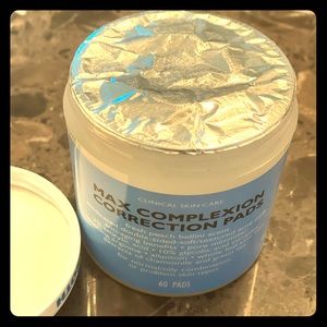 Max complexion correction pads. Peter Thomas Roth.